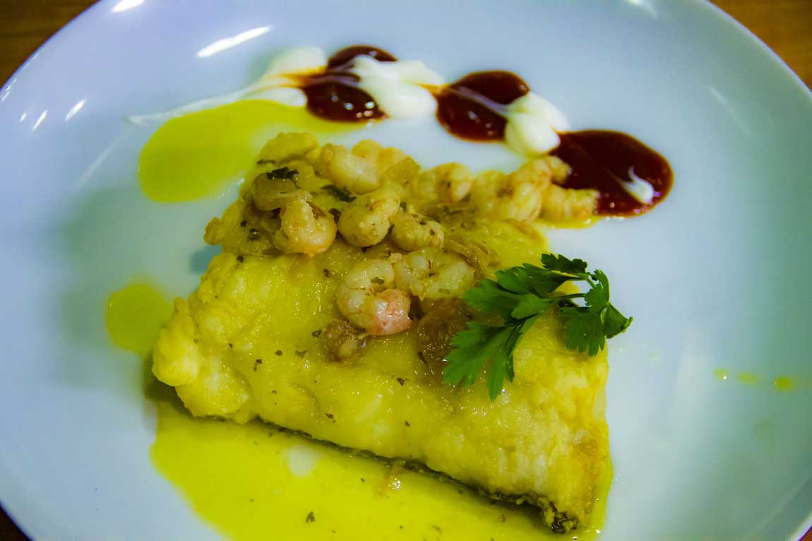 bacalao con gambas al ajillo